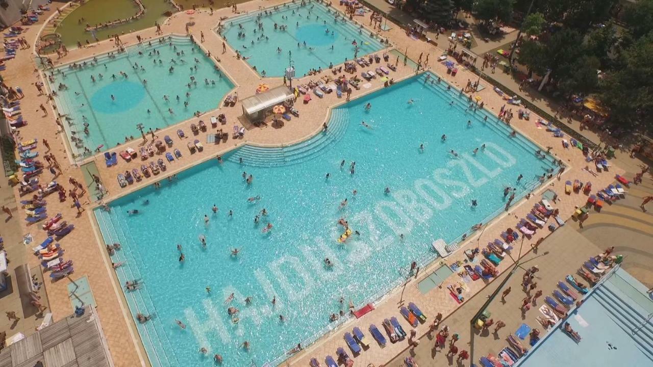 Anita Apartman Hajduszoboszlo Bagian luar foto